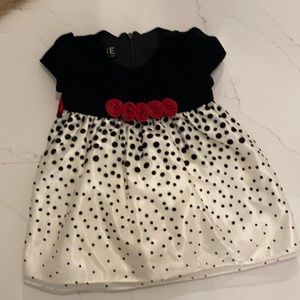 12 Month Formal dress. 🌻BUNDLE DISCOUNT OFFERED. Excellent condition